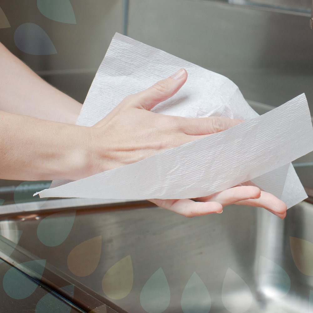 Essuie-mains à plis multiples Kleenex (01890), blanc, 16 paquets/caisse, 150 serviettes en papier à trois plis/paquets, 2 400 serviettes/caisse - 01890